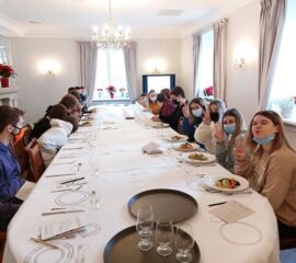 Przy stole - o kulturze i historii – savoir-vivre